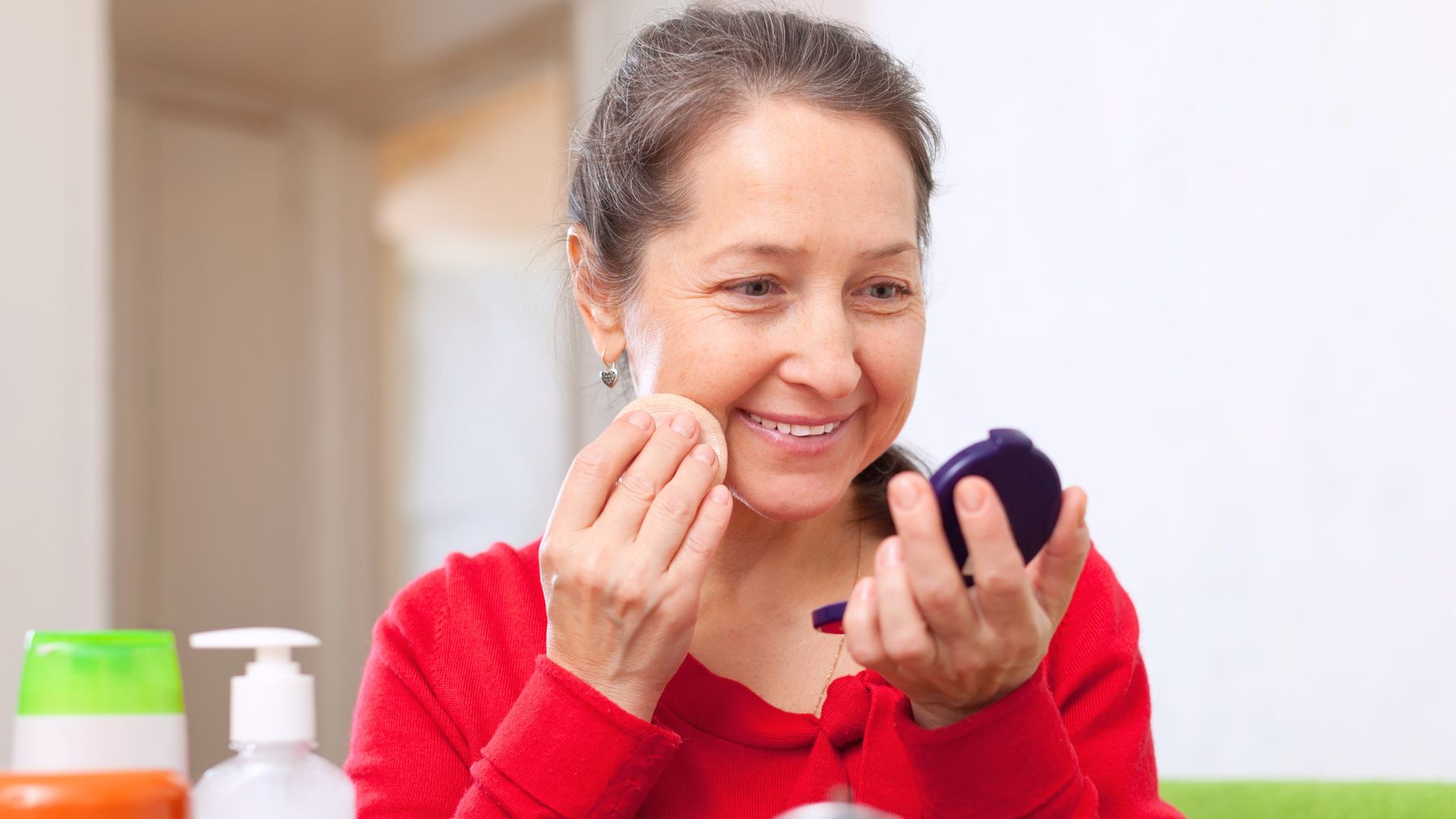 Foundation, tips, women