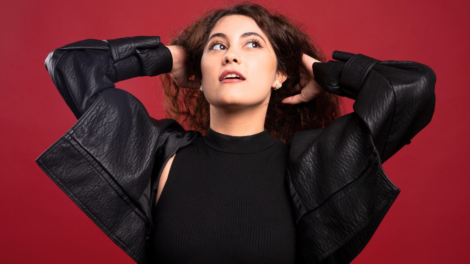 Wearing, black, signal