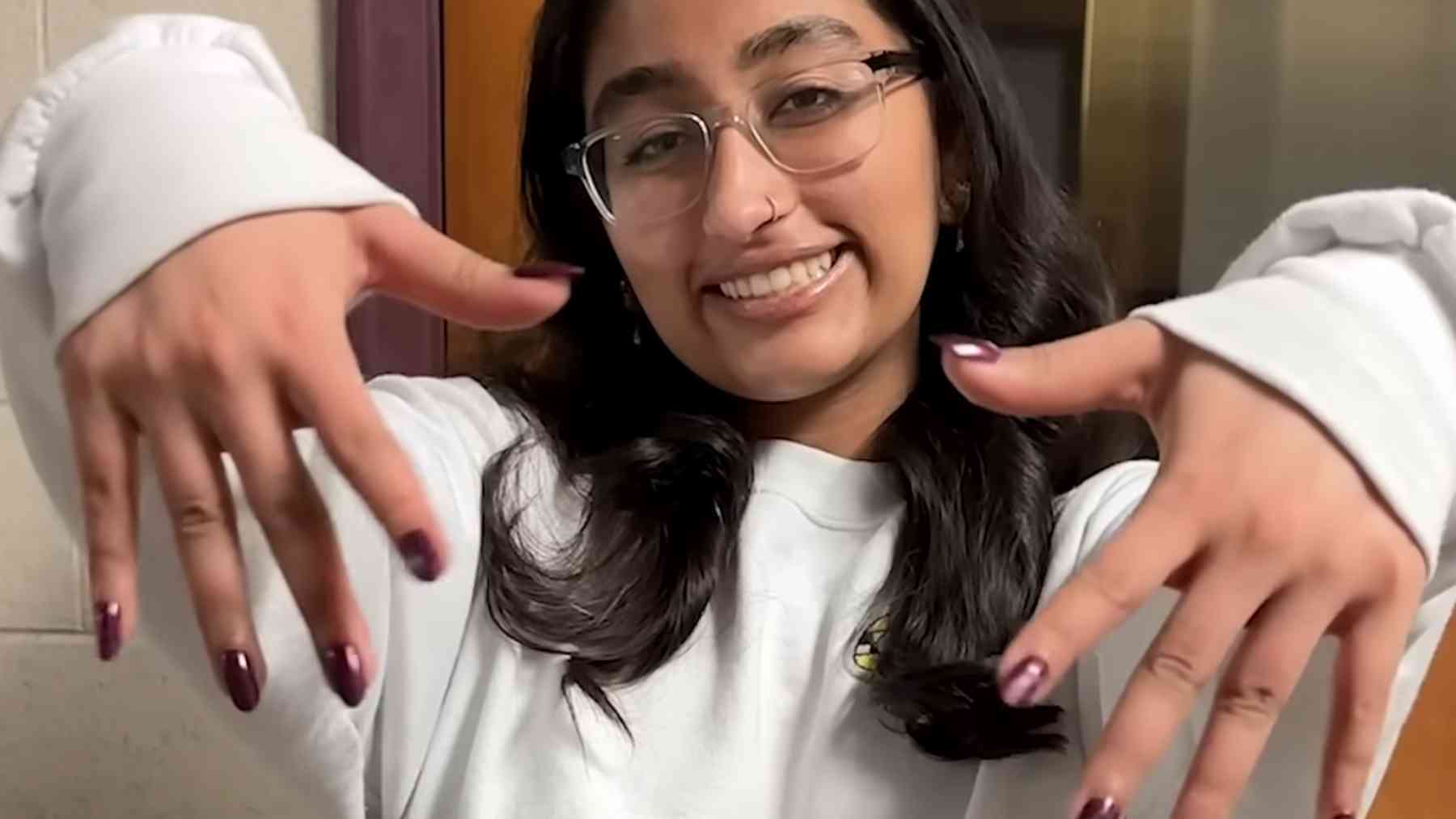 A chemistry student has created a clear nail polish that could turn long nails into a kind of stylus, allowing users to operate their cell phones without struggling with the screen