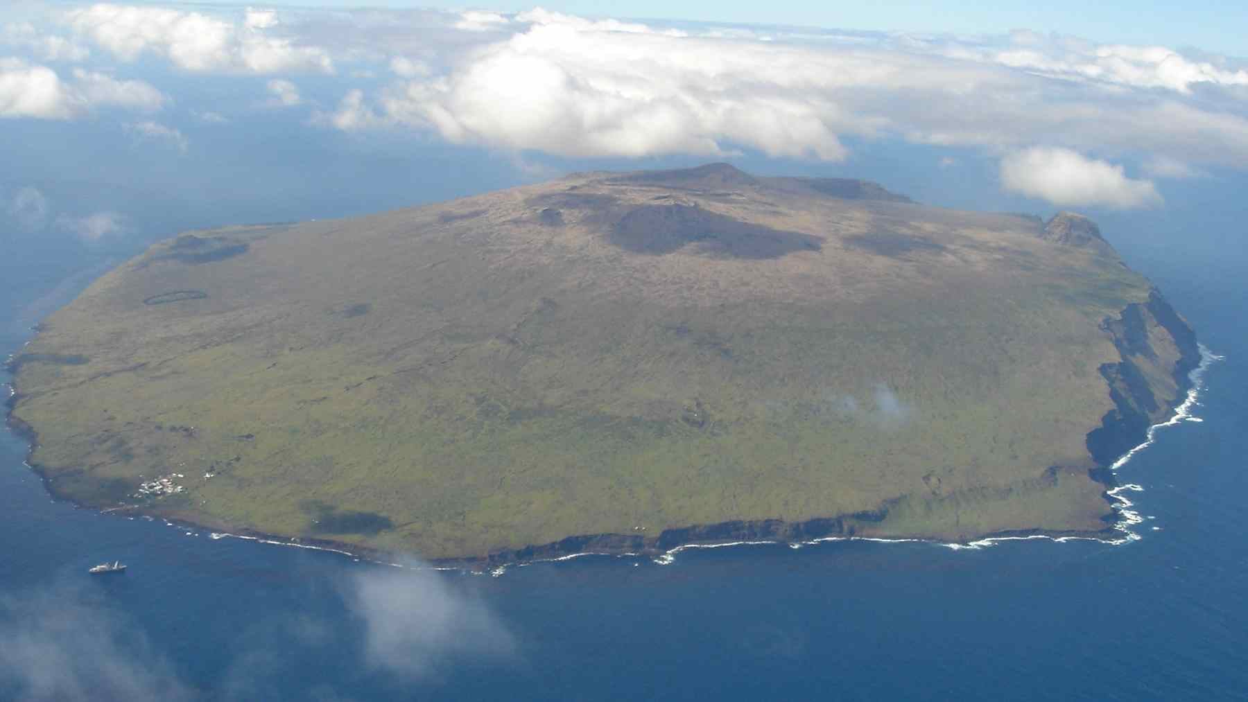 Aerial view of Amsterdam Island, where five abandoned cattle formed a wild herd studied through preserved DNA