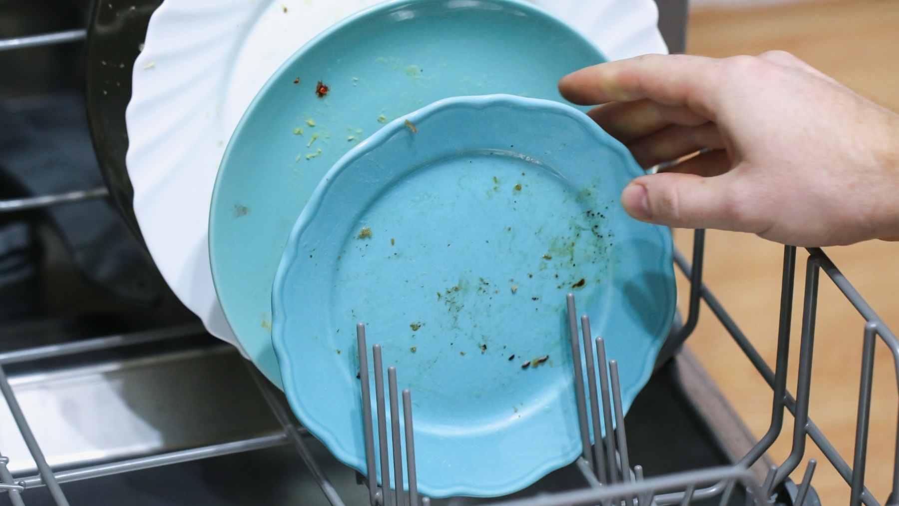 People who let dirty dishes pile up may not be lazy, they may be hitting a level of daily exhaustion that makes one more small task feel impossible 1 A sink filled with dirty dishes, symbolizing the hidden mental load and emotional exhaustion that can lead to household chores being delayed.
