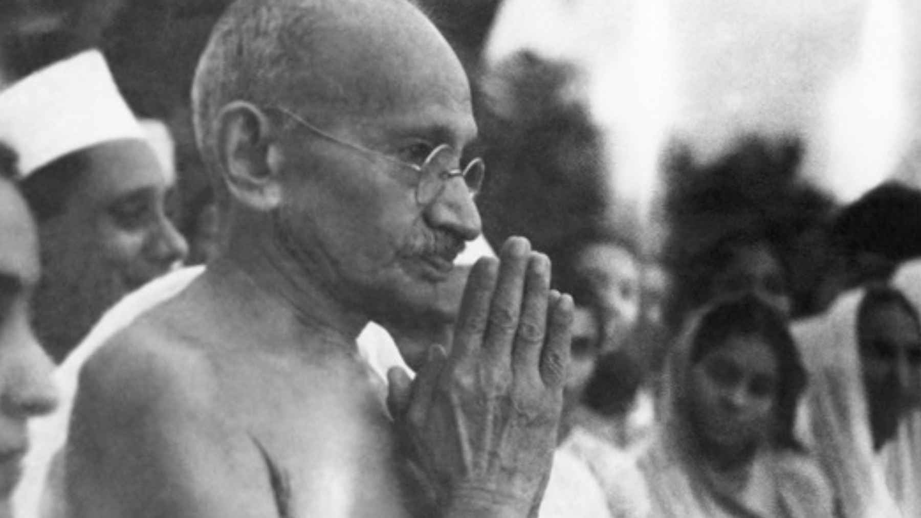 Mahatma Gandhi, Indian pacifist: “The weak can never forgive. Forgiveness is the attribute of the strong” 1 Mahatma Gandhi speaking about forgiveness, inner strength, nonviolence, and personal growth Mahatma Gandhi’s reflections on forgiveness continue to inspire discussions about resilience, emotional strength, and the power of letting go of resentment.