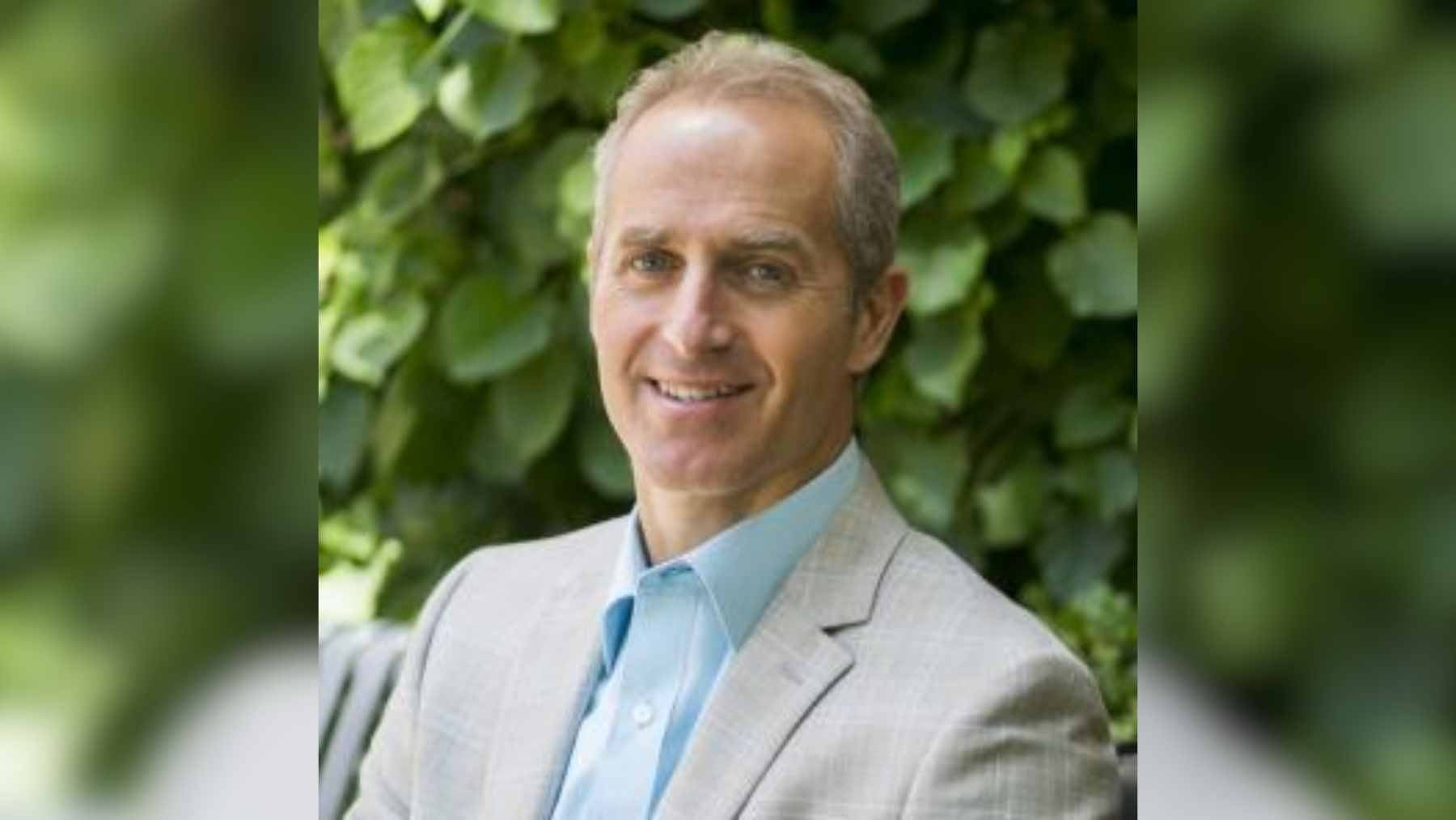 Cardiologist Dariush Mozaffarian discussing nutritional priorities, highlighting the importance of heart-healthy unsaturated fats over processed protein supplements.