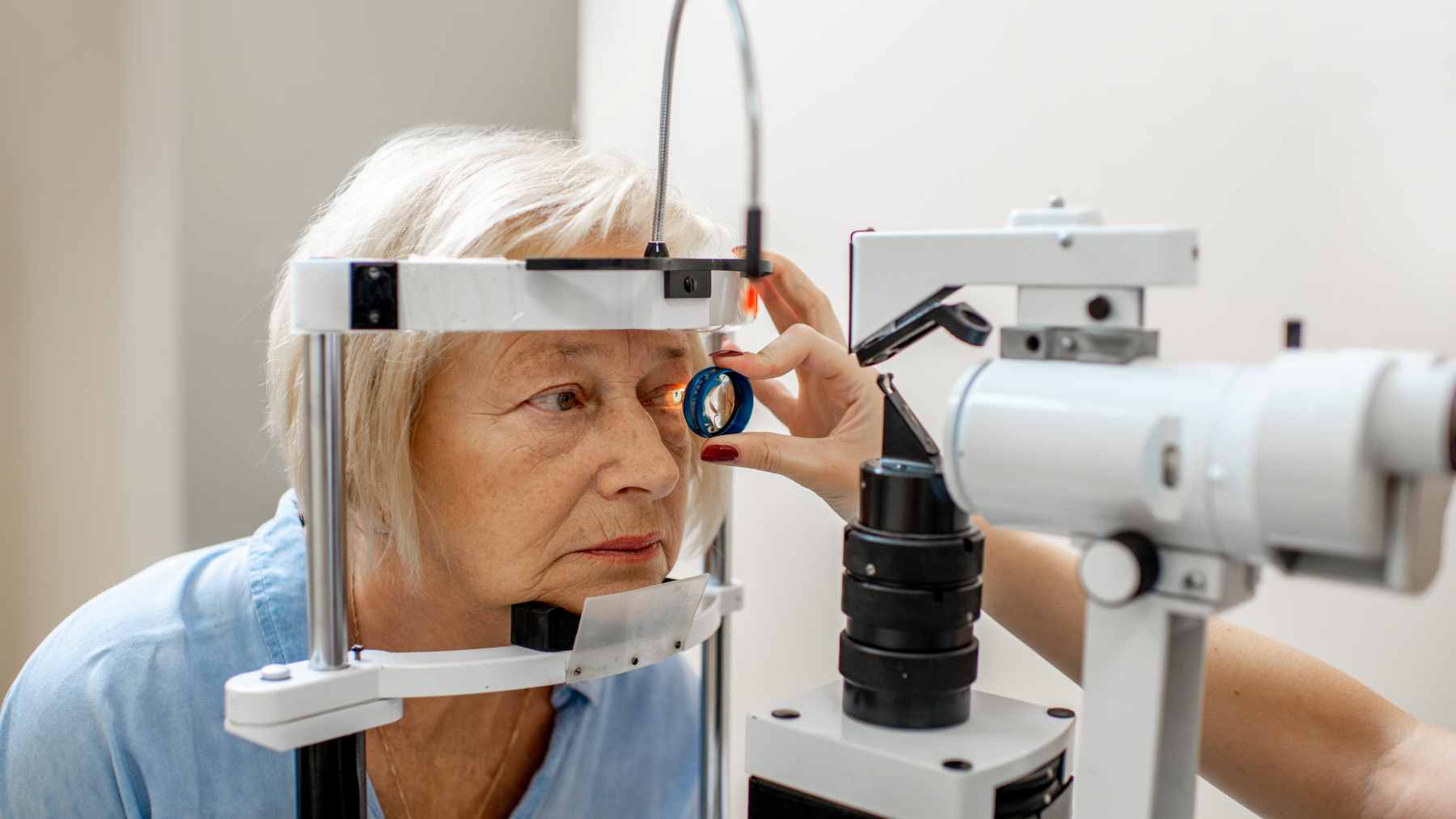 Doctors say the cloudy vision you blame on age could be a leading cause of blindness that 94 million people already have 2 A conceptual illustration showing the difference between clear vision and vision clouded by cataracts, highlighting the effects on daily sight.