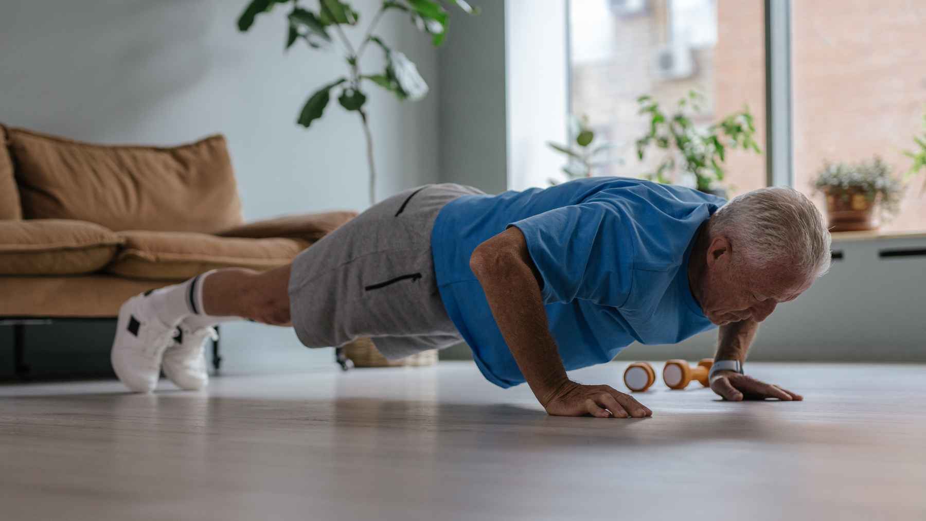 Valter Longo discusses healthy aging through a plant-based diet, daily movement, quality sleep, and time-restricted eating.