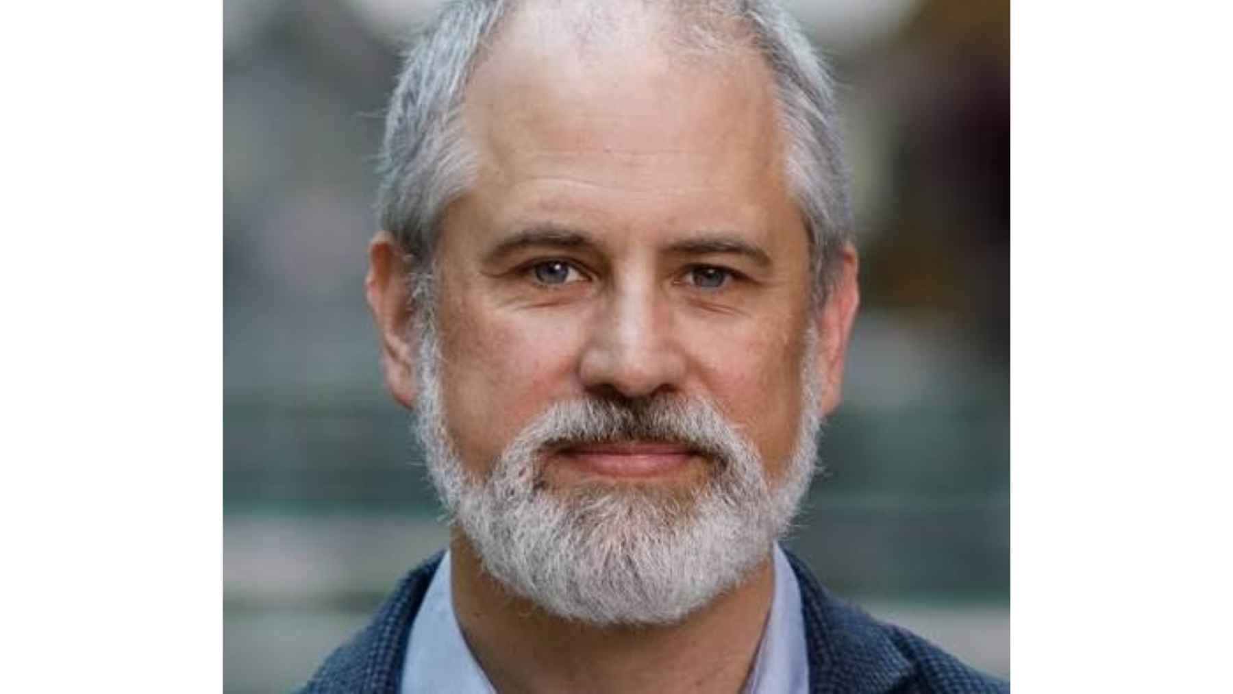 Carlo Maley, evolutionary biologist and cancer researcher, speaking about cancer evolution and adaptive therapy