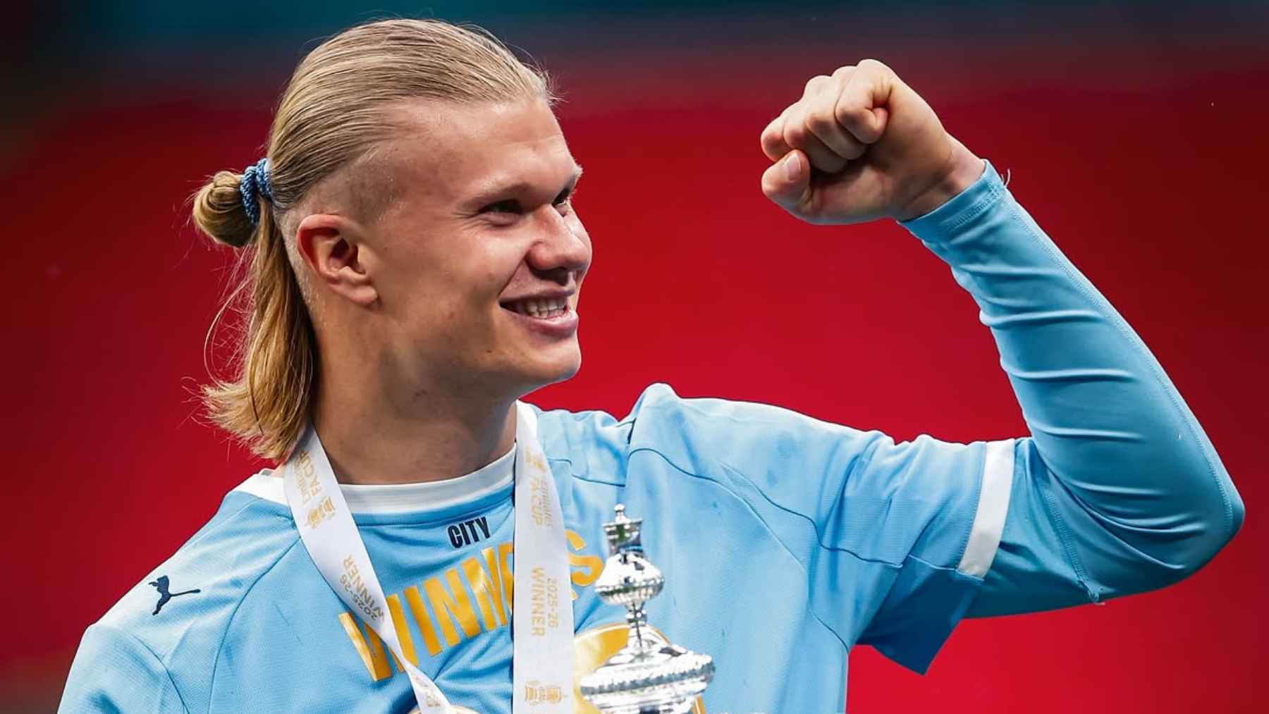 Erling Haaland preparing a simple meal at home, representing athlete nutrition, cooking habits, and professional sports routines.