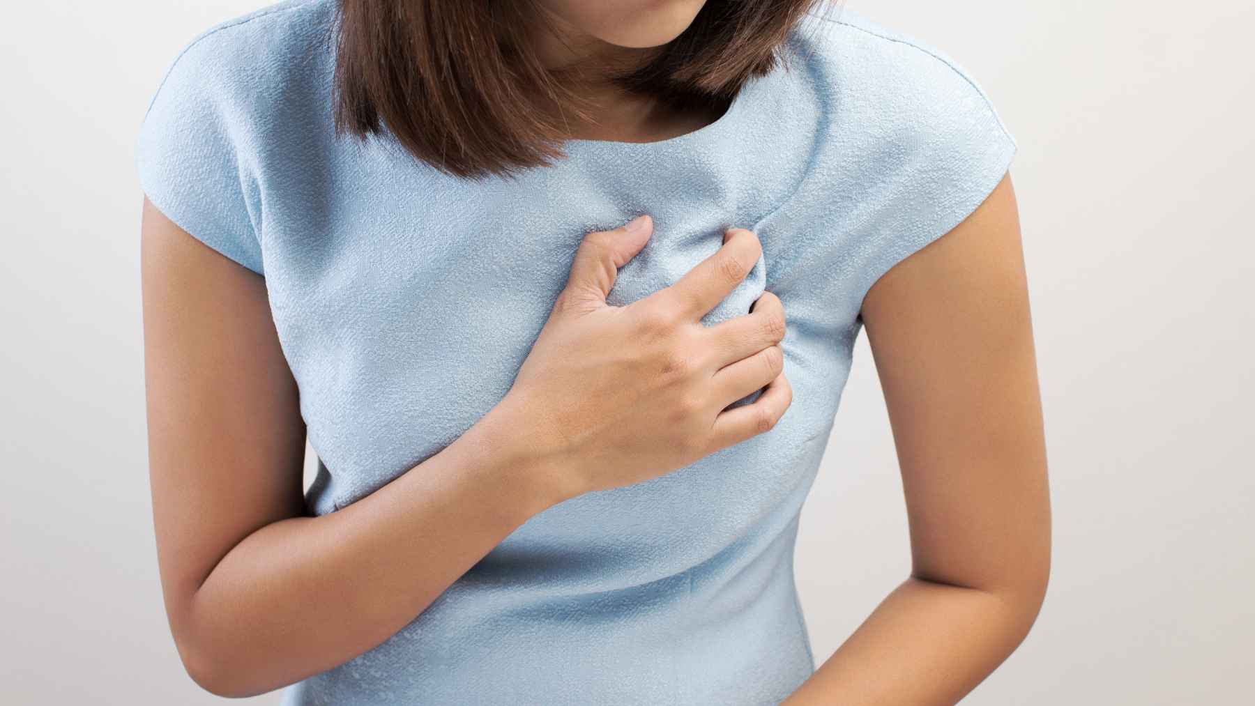 A study found heart attack patients carry more micro and nanoplastics in their blood, and the route those particles take to get there is everyday 2 Scientific analysis of blood samples revealing microplastic and nanoplastic fragments, representing research into environmental heart health risks.