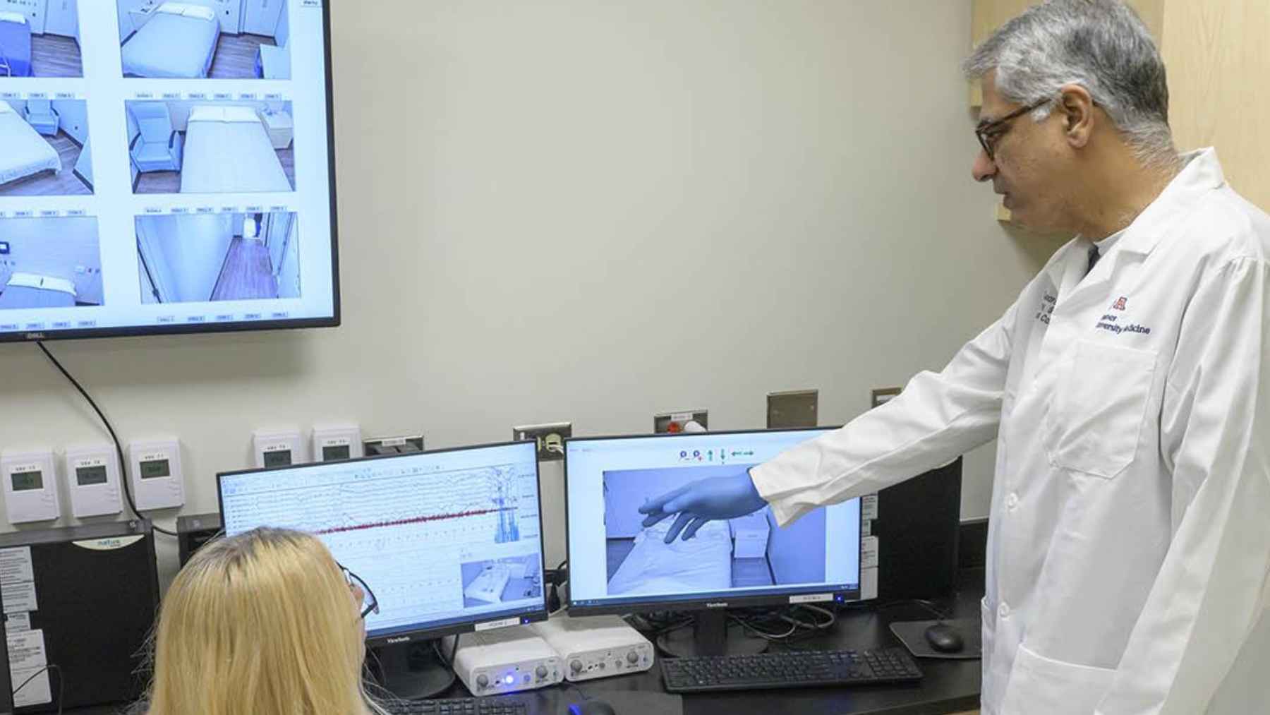 Melatonin may ease chronic muscle and joint pain, and the reason has nothing to do with helping you fall asleep 1 A physician reviews sleep monitoring data with a patient in a sleep laboratory during research on melatonin and chronic pain.