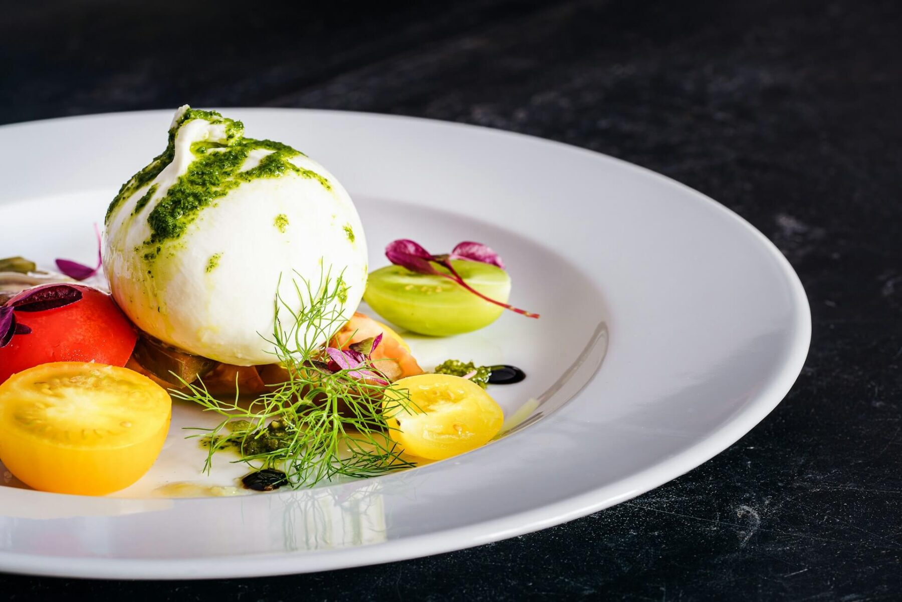 Burrata: qué es, origen y diferencia con la mozzarella