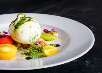 Burrata: qué es, origen y diferencia con la mozzarella