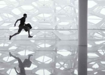 Qué significa que una persona siempre llegue tarde a todos lados, según la psicología