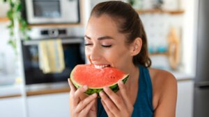 6 frutas de verano que ayudan a conseguir un vientre plano