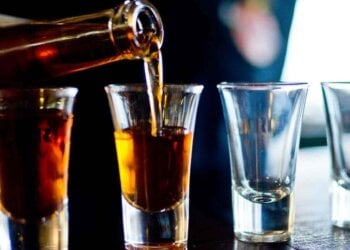 Un prestigioso doctor lo deja claro: estos son los efectos reales del alcohol en el cuerpo