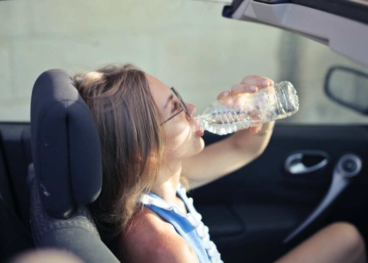 Adiós a los mitos del agua con gas: una experta en nutrición cuenta toda la verdad sobre esta bebida