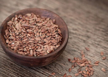 Ni quinoa ni chía: la desconocida semilla rica en calcio que previene tus huesos de enfermedades