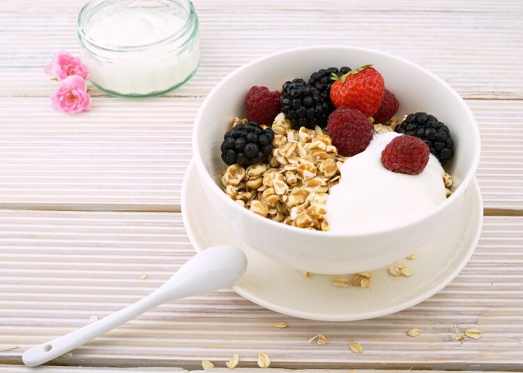Ni tostadas ni cereales: una experta confirma cuál es el único desayuno saludable