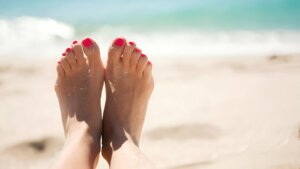 Los mejores remedios caseros para el cuidado de tus pies en verano