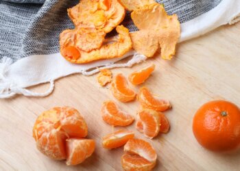 Un endocrino experto alerta a España por la cantidad de fruta que comemos al día: "Es una locura..."