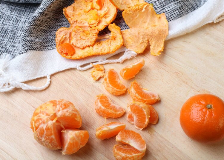 Deja de tirar la cáscara de estas frutas: los beneficios que tienen para la salud son increíbles