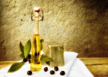 El ingrediente que tienes por casa con el que podrás acabar con la tos de golpe: el truco que no falla