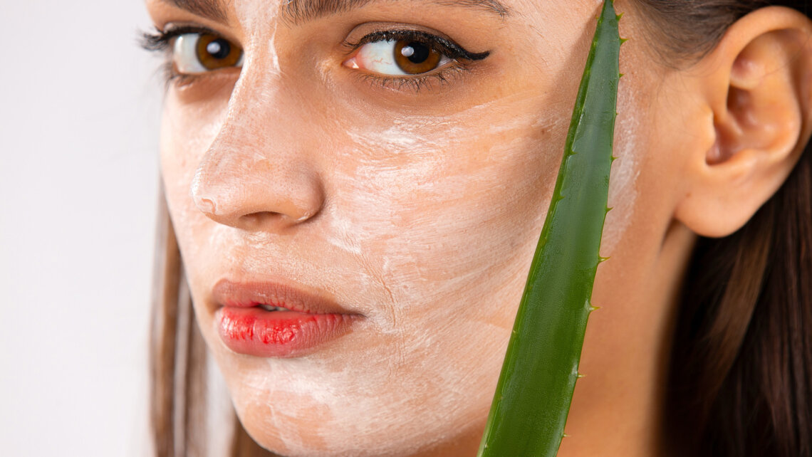 Cómo eliminar las manchas de la cara con aloe vera