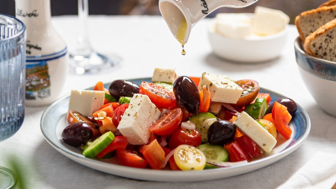 La ensalada caprese es una de las recetas rápidas que puedes hacer en verano.