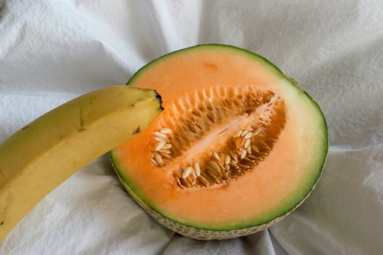 Los expertos cuentan toda la verdad sobre comer melón por la noche: esto es lo que te puede pasar