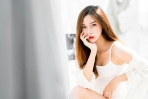 Adiós a la piel rugosa, áspera y seca: soy dermatóloga y esto es lo que recomiendo para una hidratación máxima