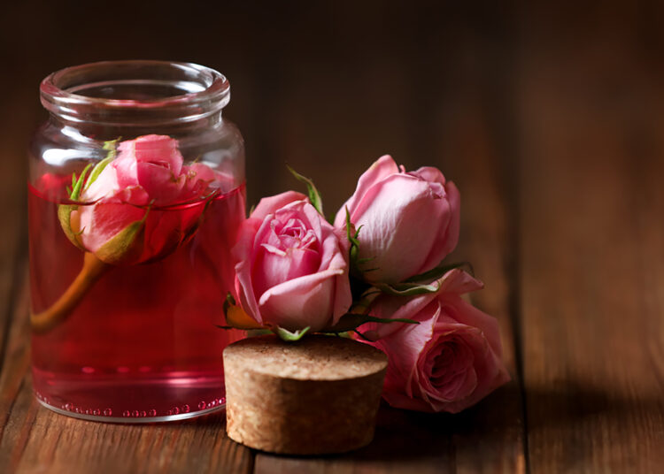 Agua de rosas