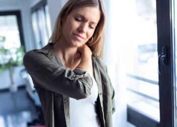 tensión de los músculos.