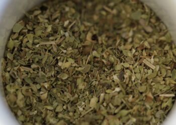 orégano, especias, colágeno