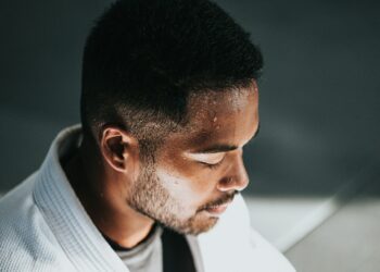 El sudor nocturno como señal de alerta: ¿qué enfermedades pueden causarlo?