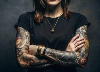 psicología, cruzar brazos, conversación