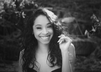 Tus dientes como nuevos: la bebida que acaba con los dientes amarillos y el sarro en tiempo récord