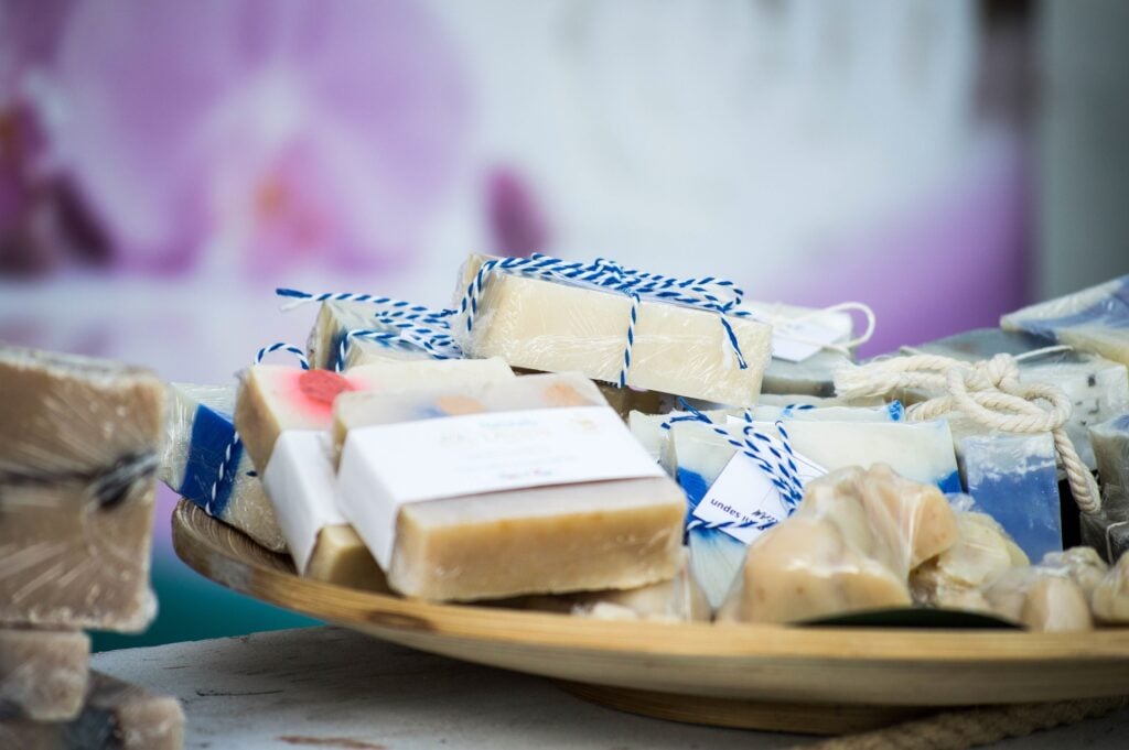 El secreto de las abuelas para una piel sana: ¿deberías usar su jabón natural actualmente?