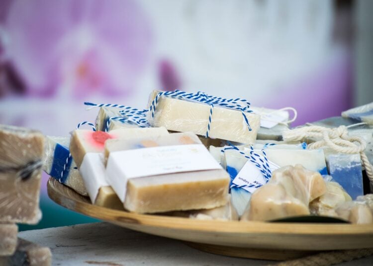 El secreto de las abuelas para una piel sana: ¿deberías usar su jabón natural actualmente?