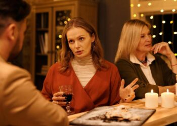 El significado que ha dado la psicología ha hablar del trabajo mientras comemos.