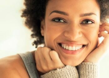 Mujer, manos apoyadas