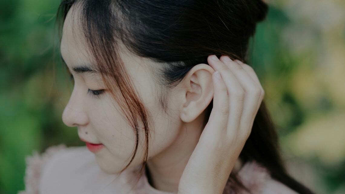 Mujer, cabello, oreja