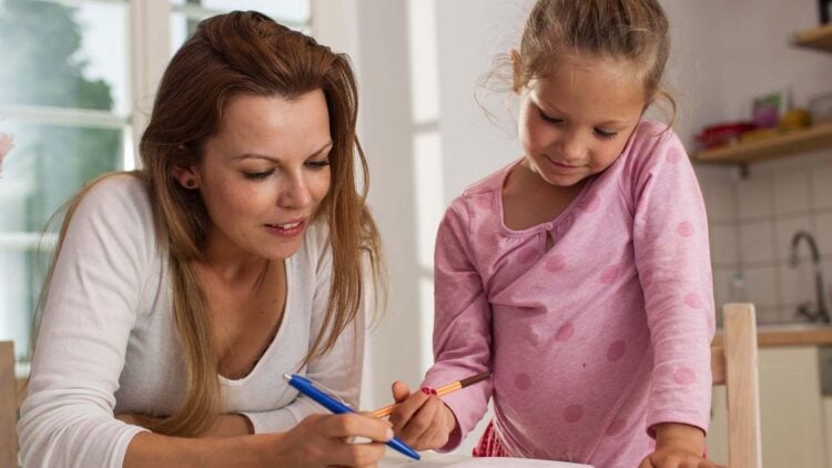 Cómo ayudar a los hijos según los psicólogos, qué debo evitar con mi hijo según la psicología, ideas de los expertos para ayudar a los hijos.