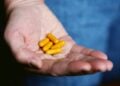 El truco más fácil para tragar pastillas, según el farmacéutico Guillermo Martín