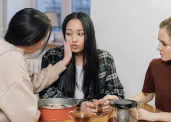 Amigas, psicología, manipulación