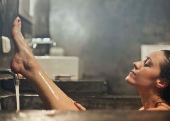 El truco casero para curar el resfriado con dos cosas que siempre tienes