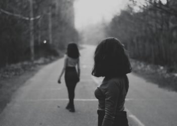 6 tipos de amistades que tienes que mantener lejos, según los expertos.