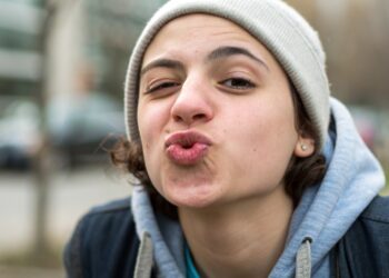 Labios, chasquear labios