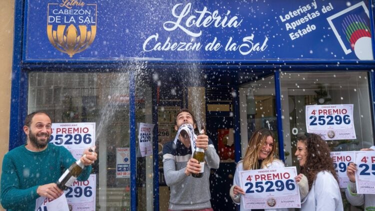 por qué jugamos a la Lotería de Navidad si casi nunca toca según la psicología, por qué jugamos a la Lotería de Navidad según la psicología.