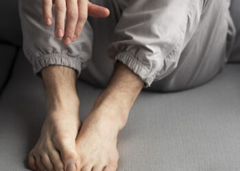 Mover las piernas, cuclillas, piernas, hombre