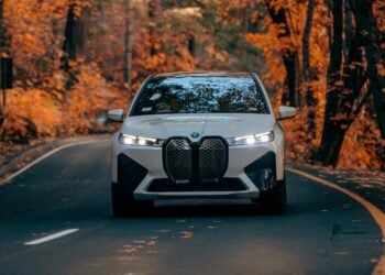 qué significa tener un coche blanco según la psicología, significado de querer un coche blanco, explicación psicológica de desear un vehículo blanco, color del coche según los psicólogos.