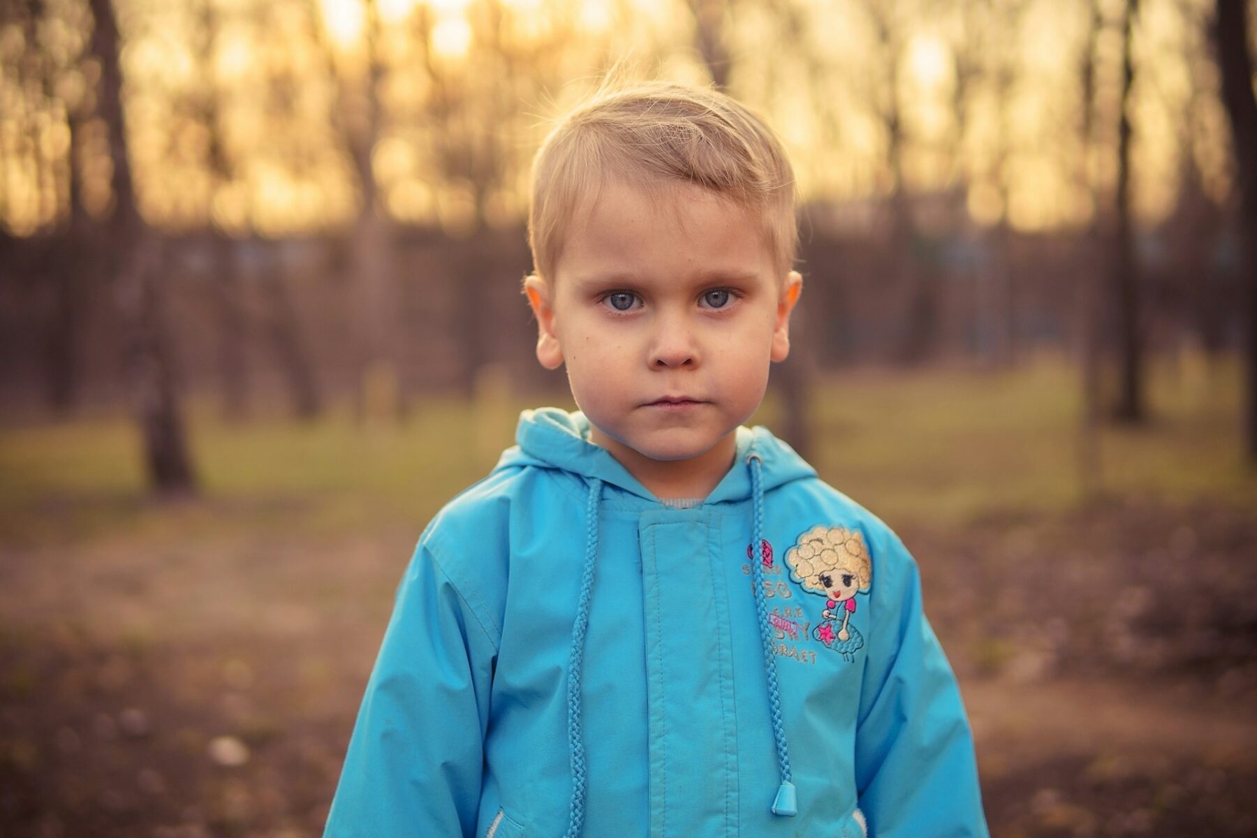 La razón por la que algunos niños nacen con los ojos azules aunque sus padres los tengan marrones